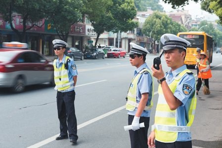 公安基层所队不得自聘辅警