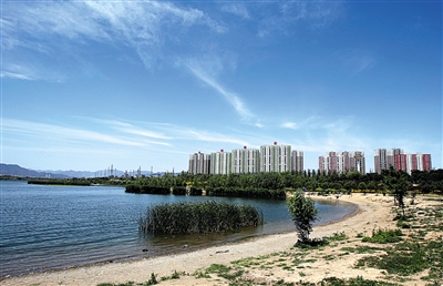 永定河"四湖一线"景观已向市民免费开放.实习生 彭子洋 摄